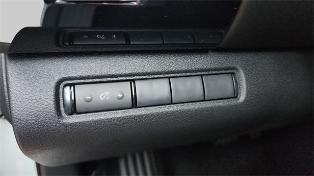 new 2025 Nissan Pathfinder car, priced at $30,939