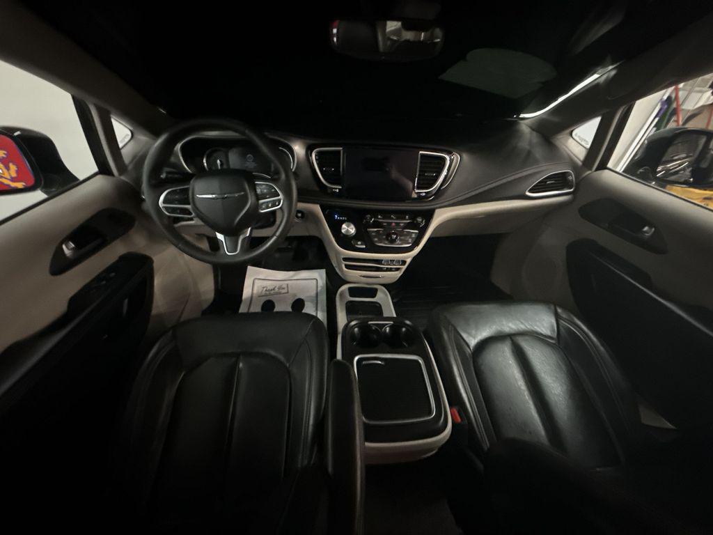 used 2022 Chrysler Pacifica Hybrid car, priced at $21,212