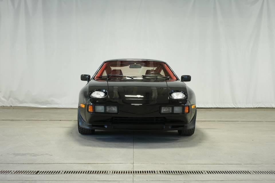 used 1982 Porsche 928 car, priced at $39,999