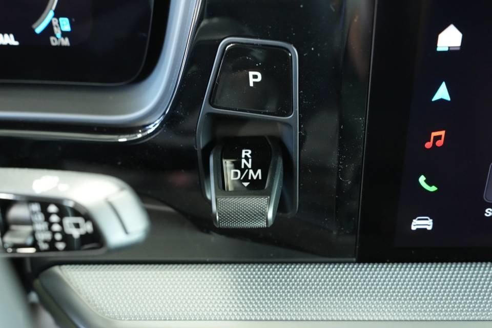 new 2025 Porsche Cayenne car, priced at $112,225