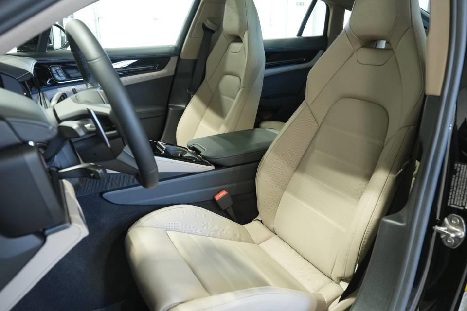 new 2026 Porsche Panamera car, priced at $149,750