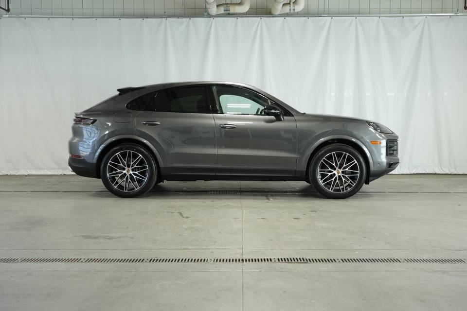new 2025 Porsche Cayenne car, priced at $111,625