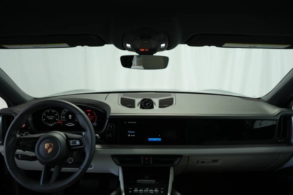new 2025 Porsche Cayenne car, priced at $111,625