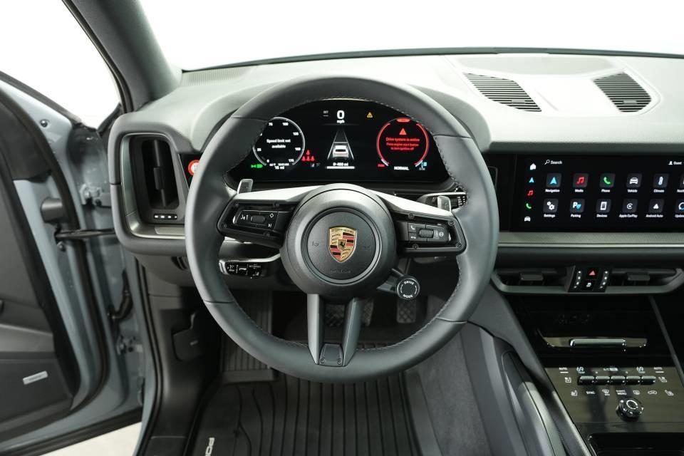 new 2025 Porsche Cayenne car, priced at $105,645