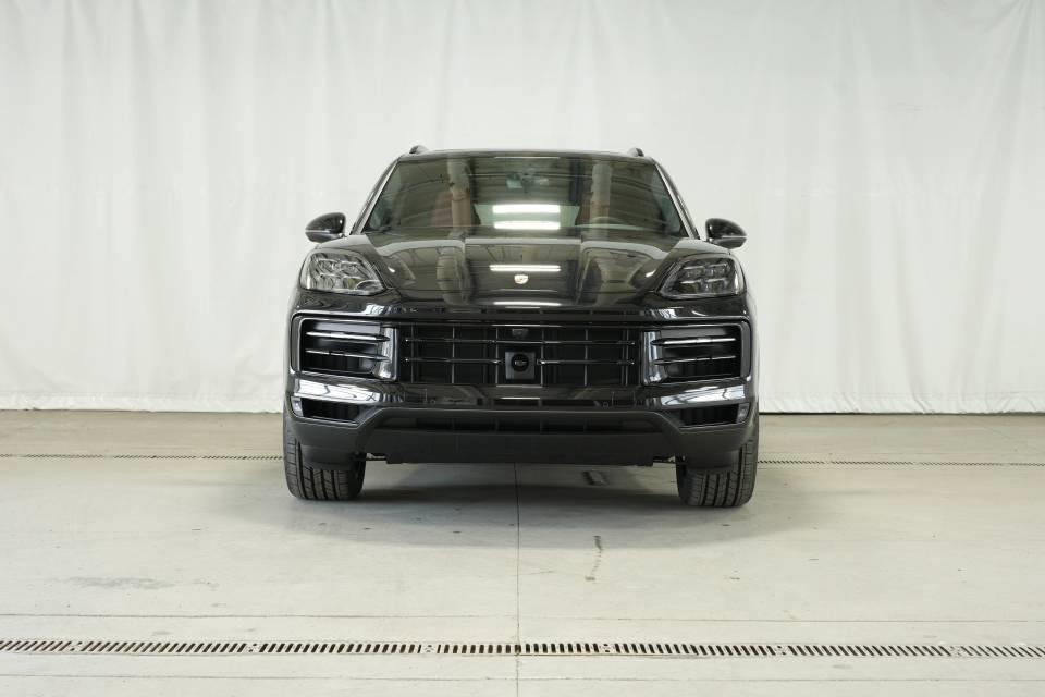 new 2025 Porsche Cayenne car, priced at $109,195