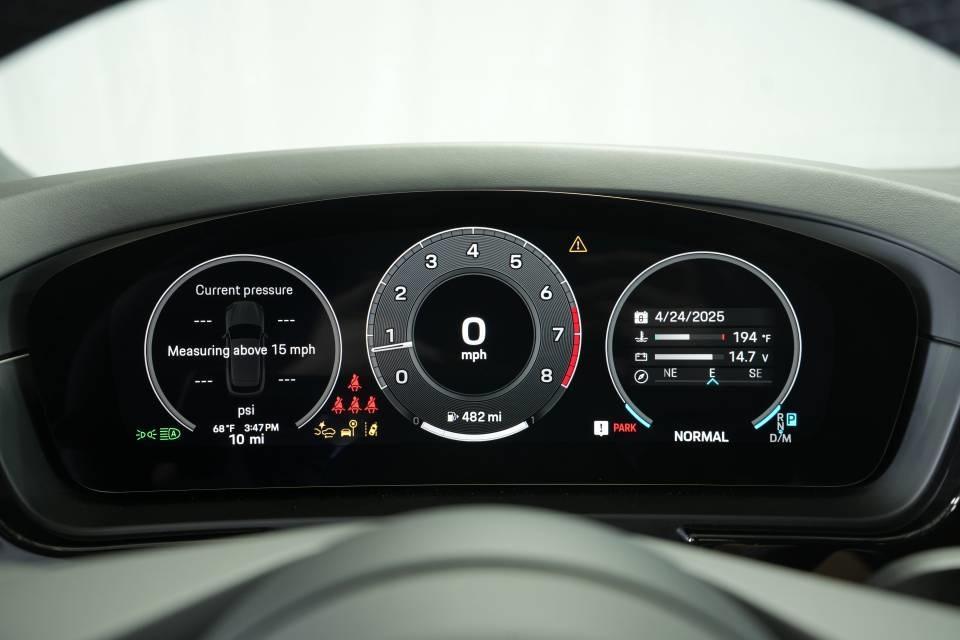 new 2025 Porsche Cayenne car, priced at $109,195