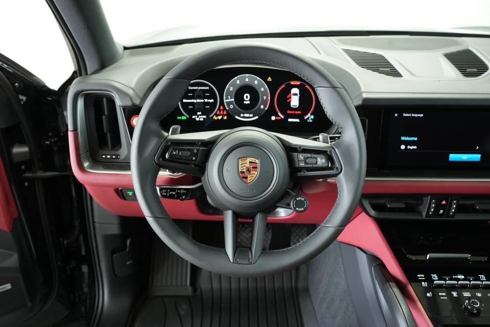 new 2025 Porsche Cayenne car, priced at $109,195