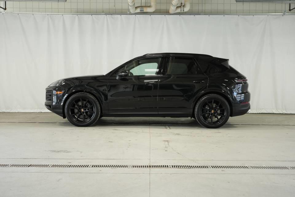 new 2025 Porsche Cayenne car, priced at $109,195