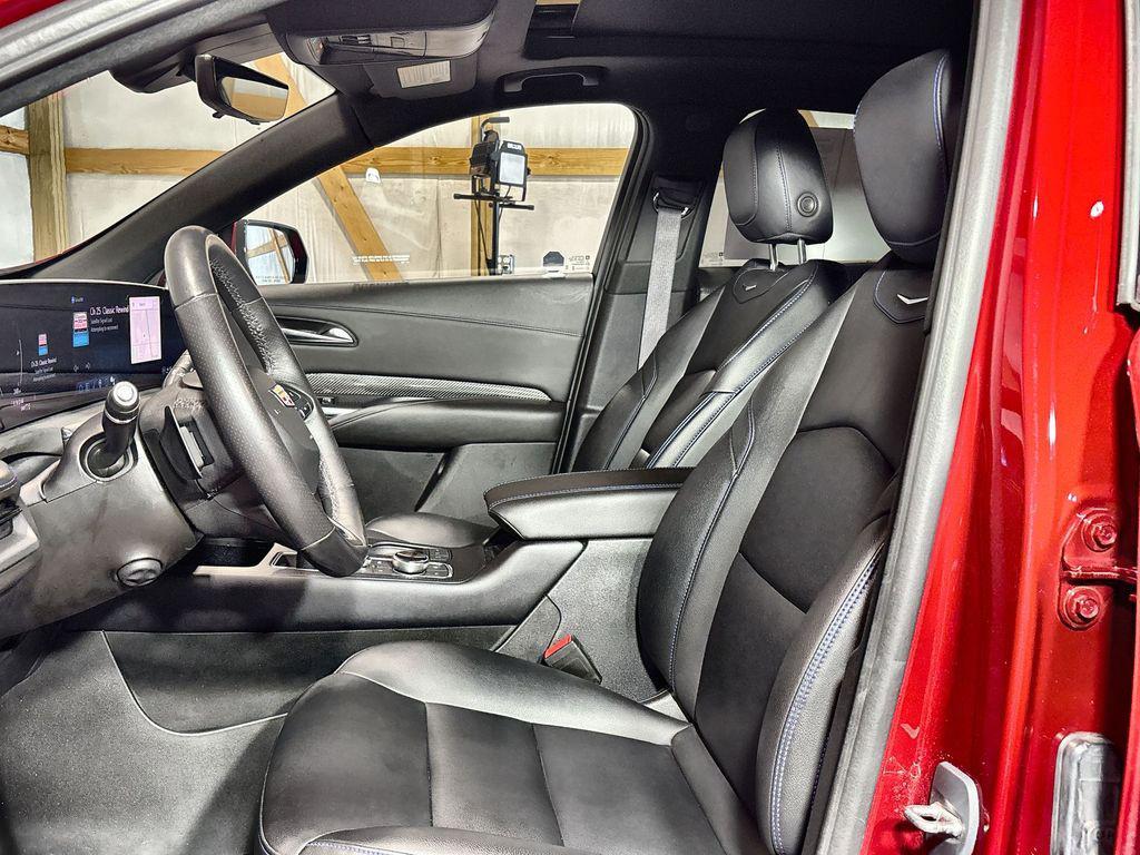 used 2024 Cadillac XT4 car, priced at $36,999