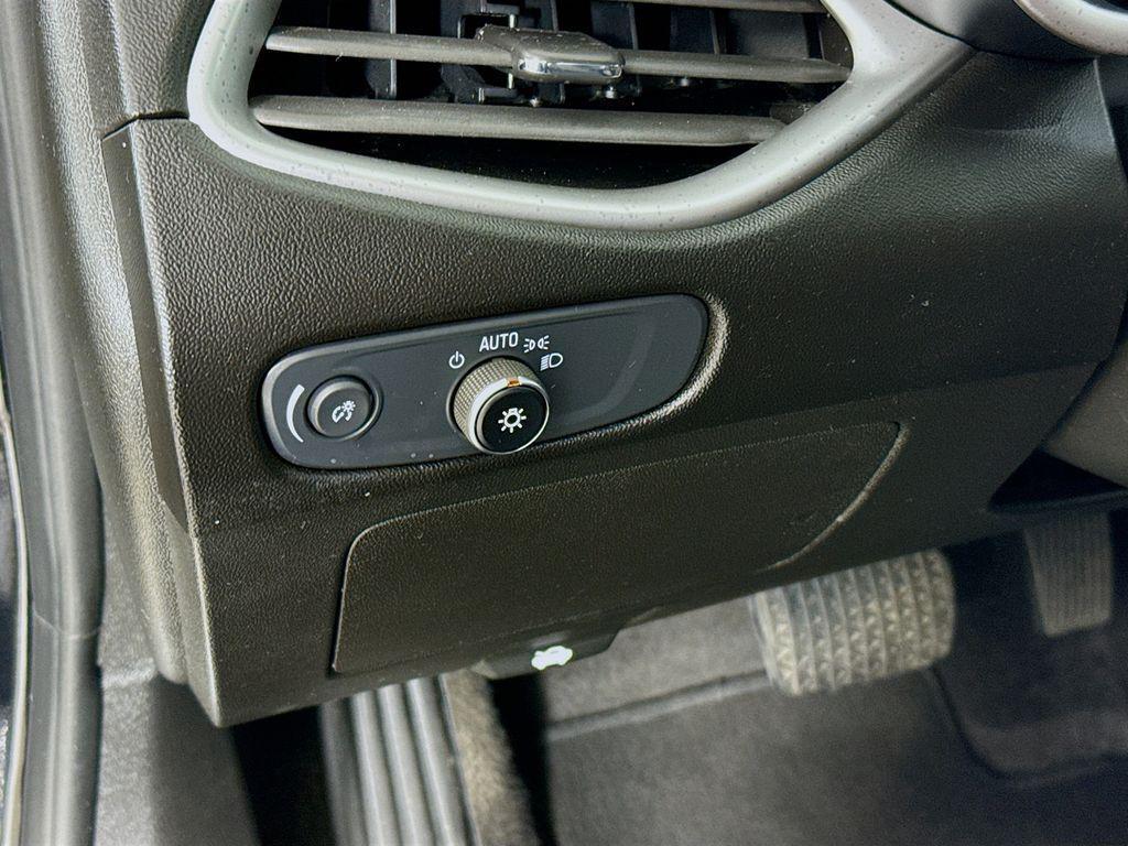used 2024 Chevrolet Malibu car, priced at $19,999