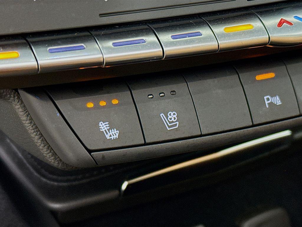 used 2023 Cadillac XT4 car, priced at $32,900