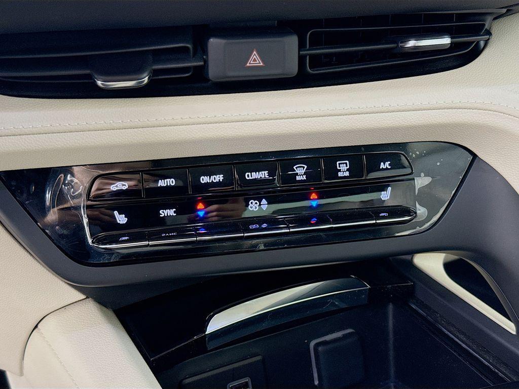 used 2023 Buick Envision car, priced at $24,999