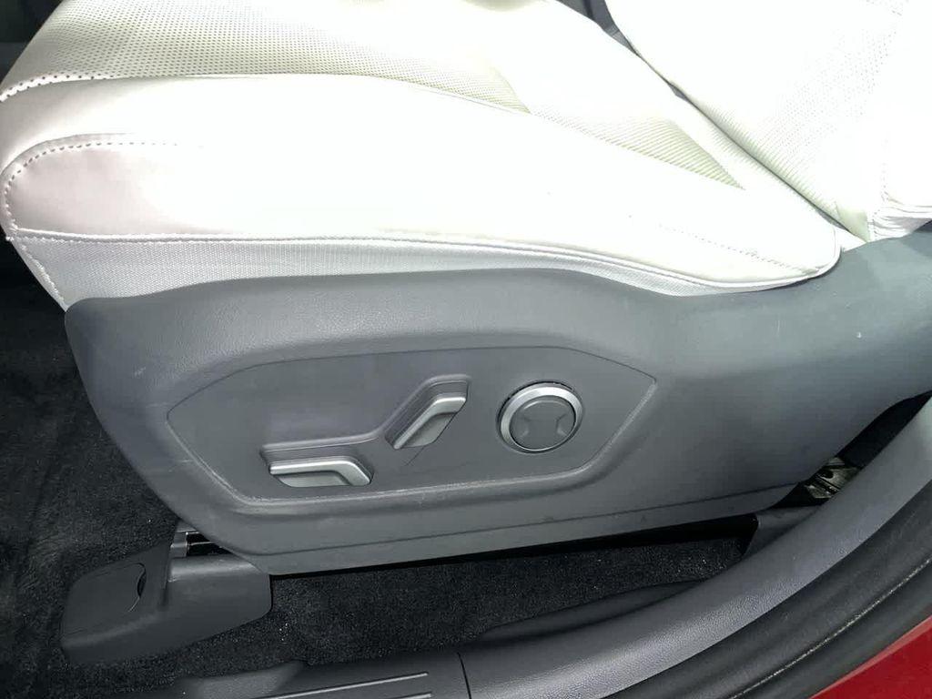used 2025 Hyundai Santa Fe car, priced at $31,149
