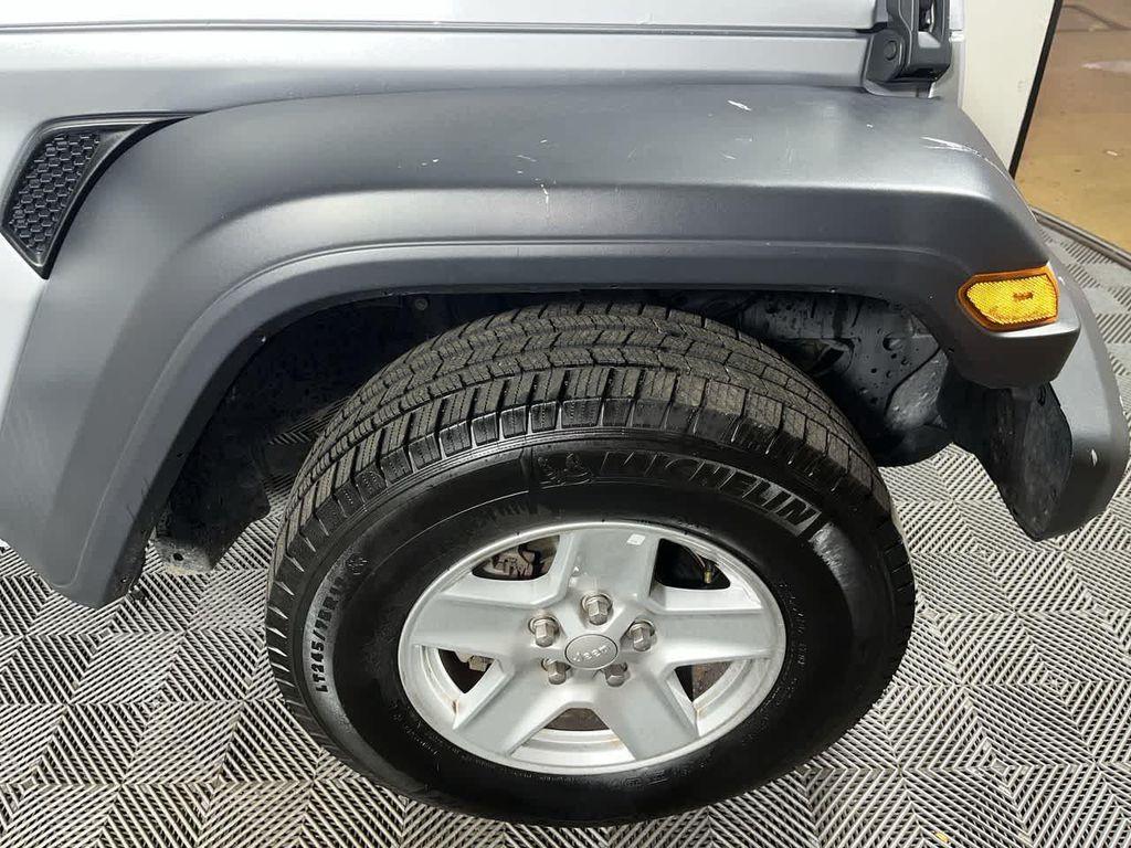 used 2023 Jeep Gladiator car, priced at $27,595