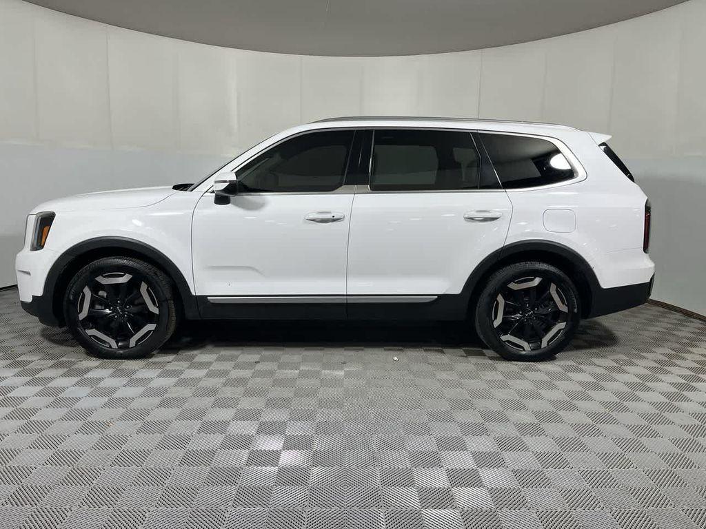 used 2023 Kia Telluride car, priced at $29,244