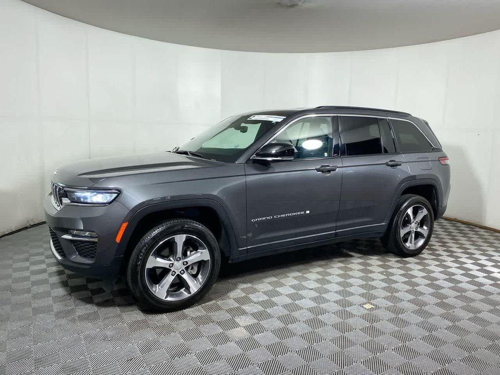used 2024 Jeep Grand Cherokee car, priced at $34,116