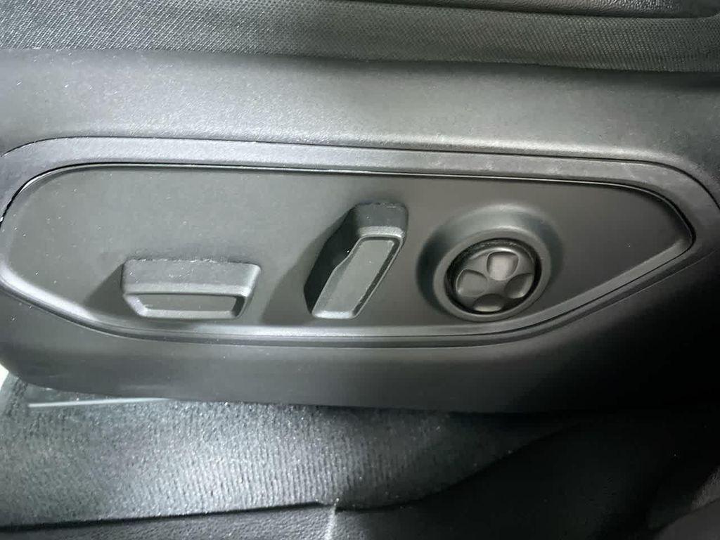 used 2024 Jeep Grand Cherokee car, priced at $34,116