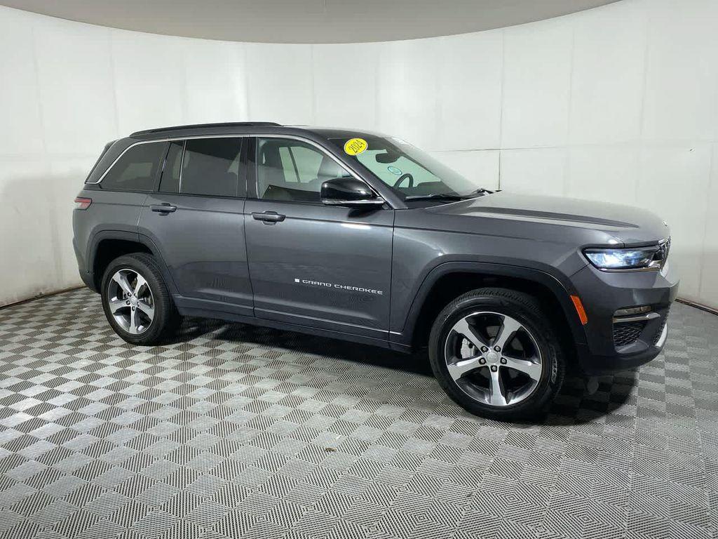 used 2024 Jeep Grand Cherokee car, priced at $34,116