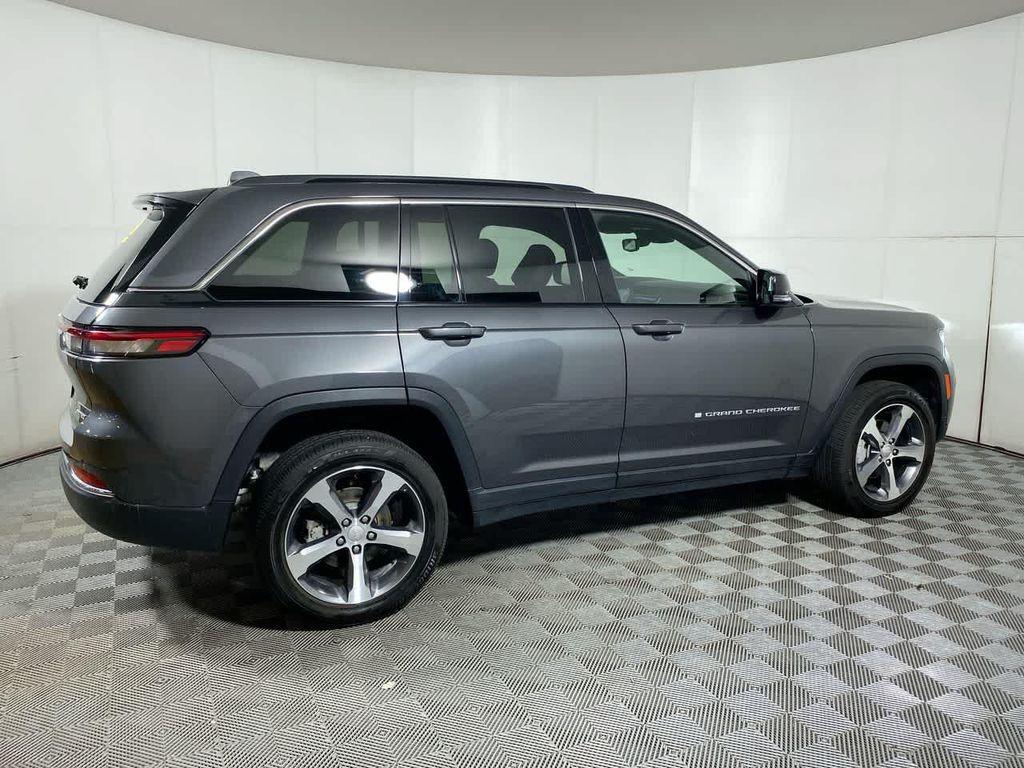 used 2024 Jeep Grand Cherokee car, priced at $34,116