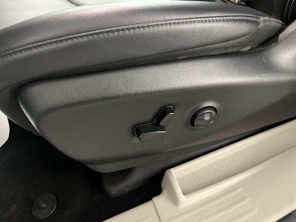 used 2024 Chrysler Pacifica car, priced at $28,995