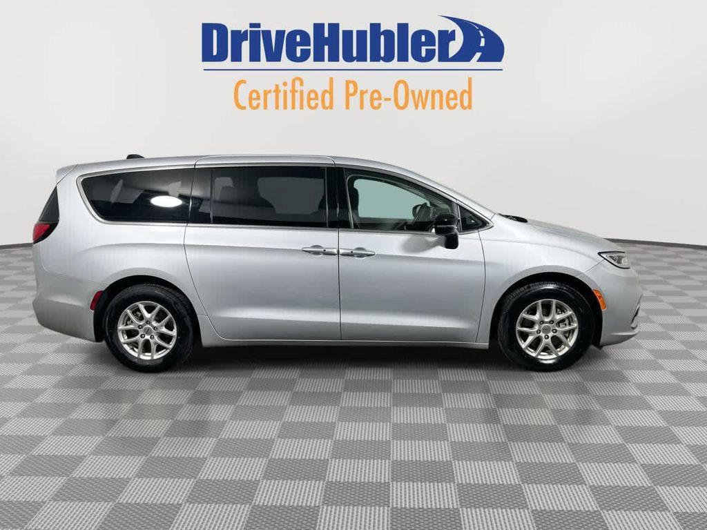 used 2024 Chrysler Pacifica car, priced at $28,995
