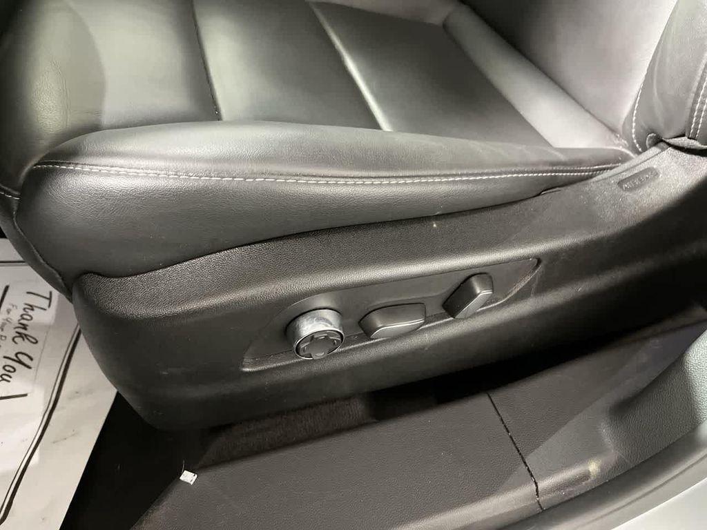 used 2025 Cadillac XT4 car, priced at $29,244