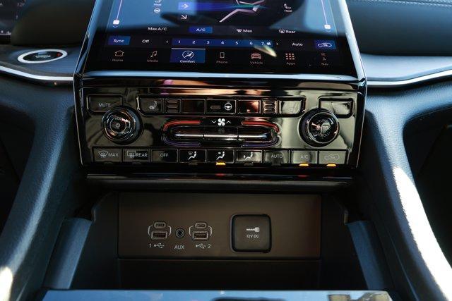 new 2025 Jeep Grand Cherokee car, priced at $41,376