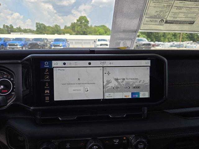 new 2025 Jeep Gladiator car, priced at $43,921