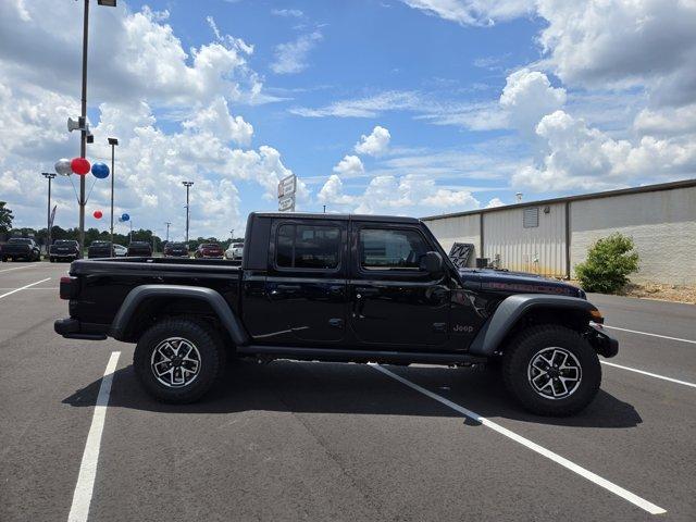 new 2025 Jeep Gladiator car, priced at $43,921