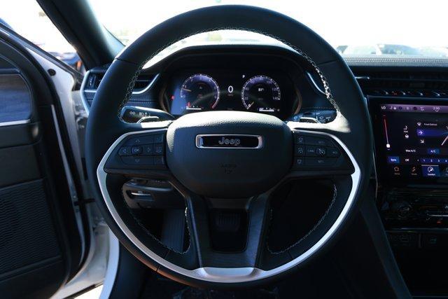 new 2025 Jeep Grand Cherokee car, priced at $40,840