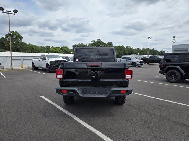 new 2025 Jeep Gladiator car, priced at $44,972