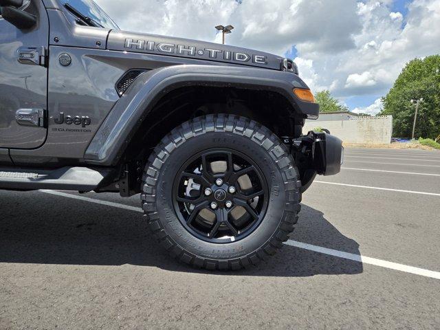 new 2025 Jeep Gladiator car, priced at $45,868