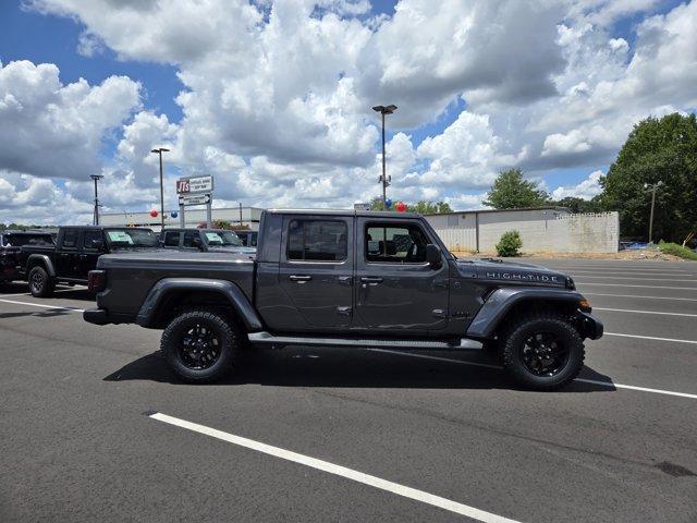 new 2025 Jeep Gladiator car, priced at $45,868