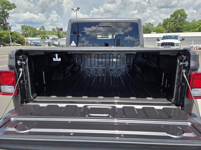 new 2025 Jeep Gladiator car, priced at $45,868