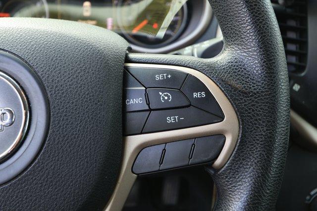 used 2015 Jeep Cherokee car, priced at $9,990