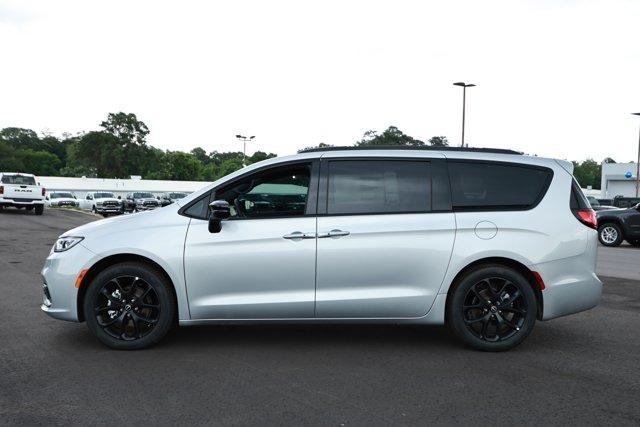 new 2026 Chrysler Pacifica car, priced at $48,392