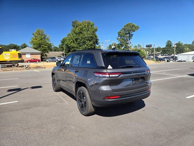 new 2025 Jeep Grand Cherokee car, priced at $40,480