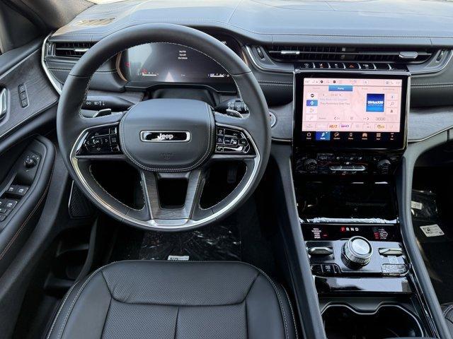 new 2025 Jeep Grand Cherokee car, priced at $49,389