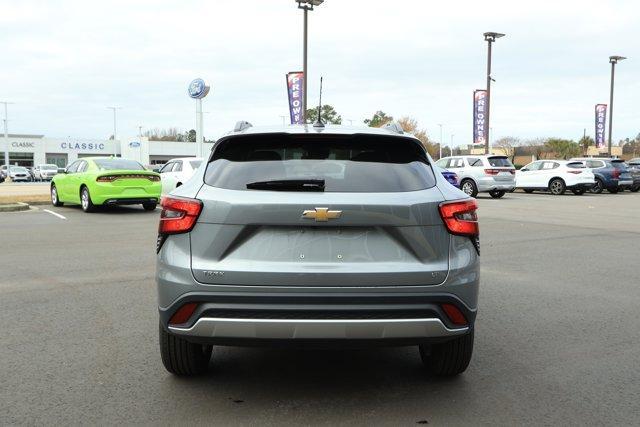 used 2025 Chevrolet Trax car, priced at $22,990