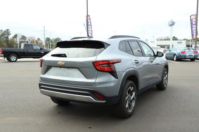 used 2025 Chevrolet Trax car, priced at $22,990