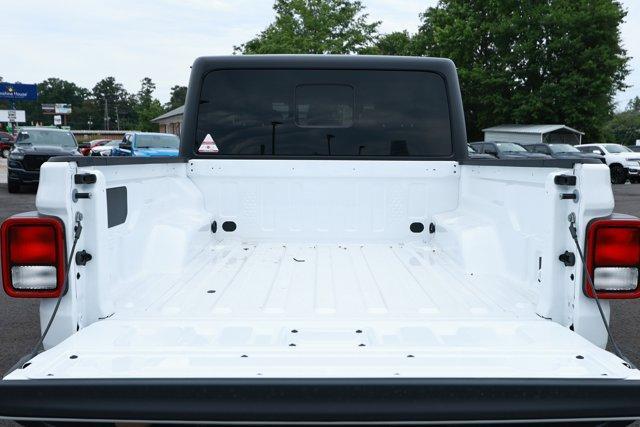new 2026 Jeep Gladiator car, priced at $47,373