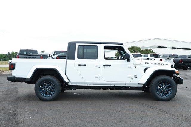 new 2026 Jeep Gladiator car, priced at $47,373