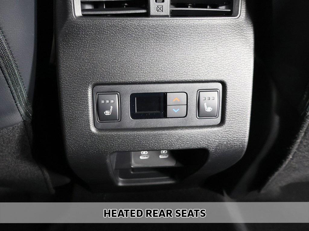 new 2025 Mitsubishi Outlander car, priced at $39,300