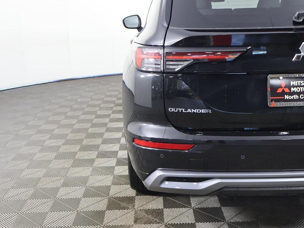 new 2025 Mitsubishi Outlander car, priced at $42,290