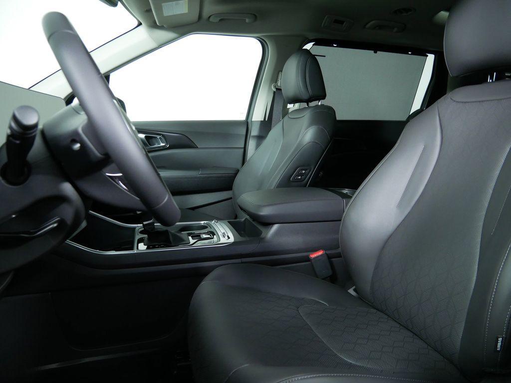 new 2026 Kia Carnival car, priced at $45,221