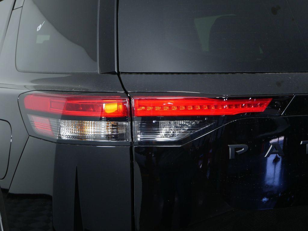 new 2025 Nissan Pathfinder car, priced at $39,652