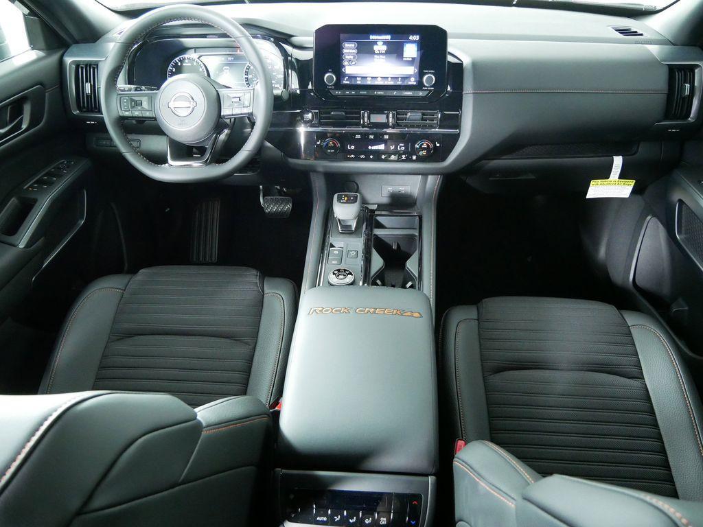 new 2025 Nissan Pathfinder car, priced at $39,652