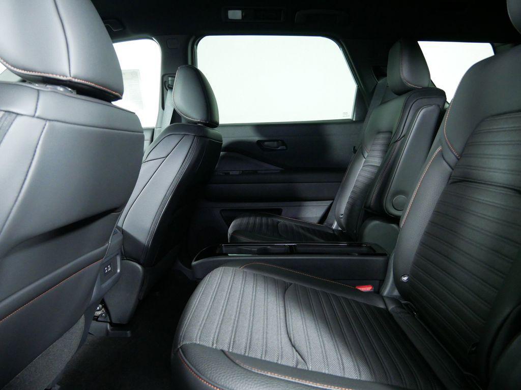 new 2025 Nissan Pathfinder car, priced at $39,652