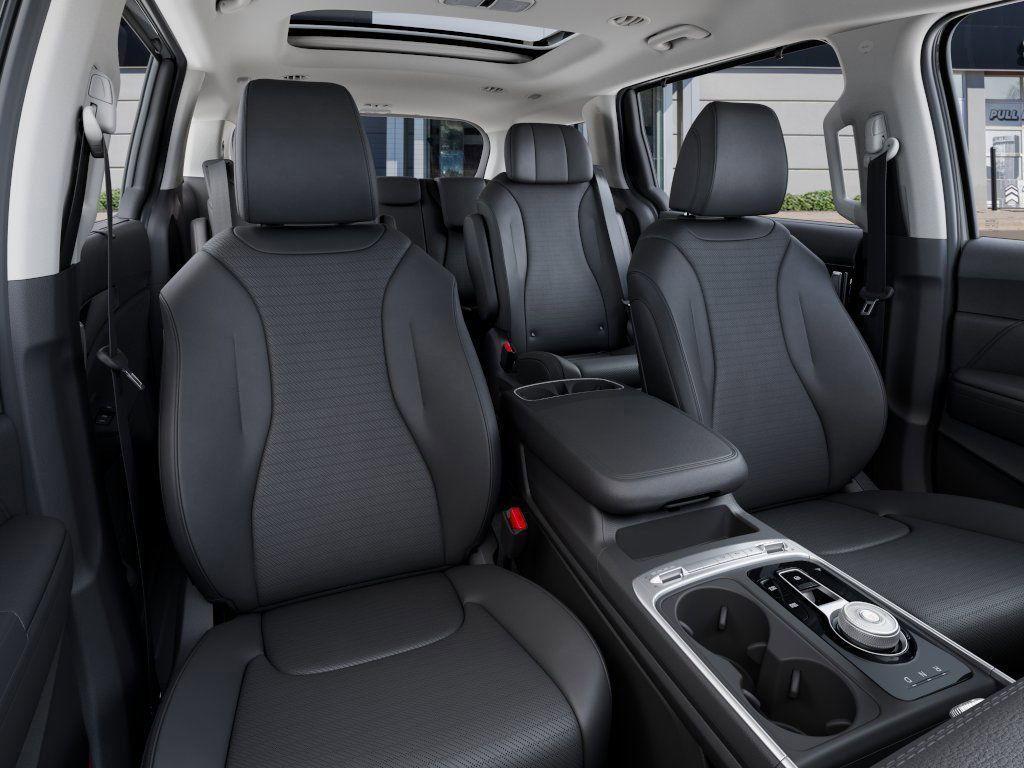 new 2025 Kia Carnival Hybrid car, priced at $51,871