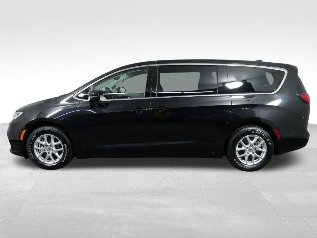 used 2023 Chrysler Pacifica car, priced at $20,248